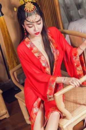 学渣含着学霸几巴的写作业视频